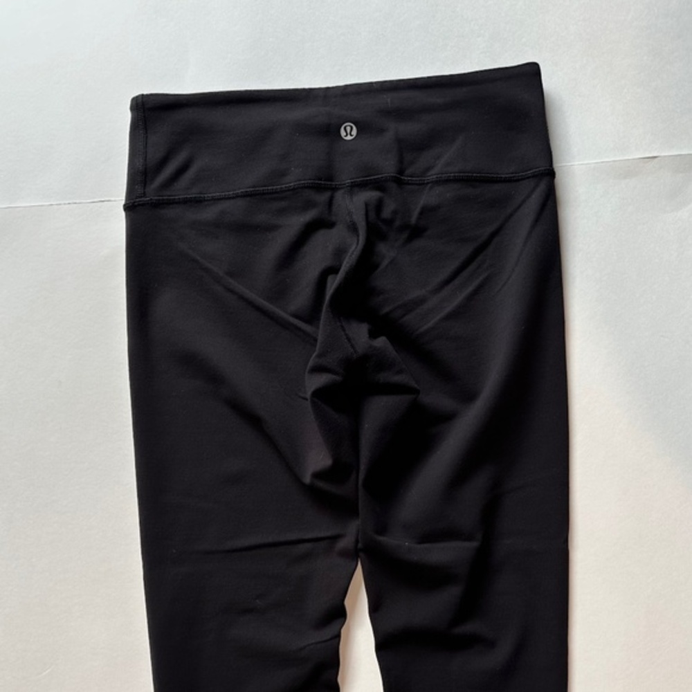 Lululemon Black Crop Leggings - Size 6 - (No‎ Size Tags/ Yes Size Dot).